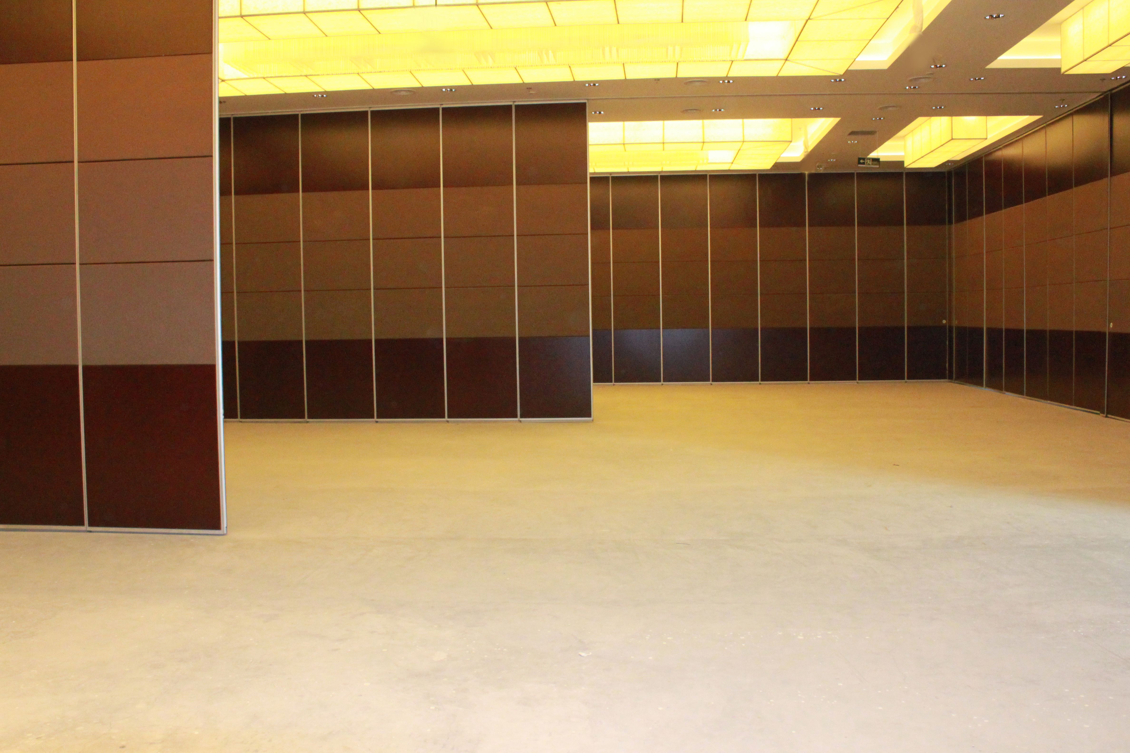 山东莱阳金山国际酒店会议厅活动隔断安装项目