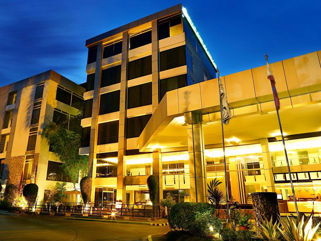 菲律宾花園綠洲麗茲酒店会议室活动隔断安装项目