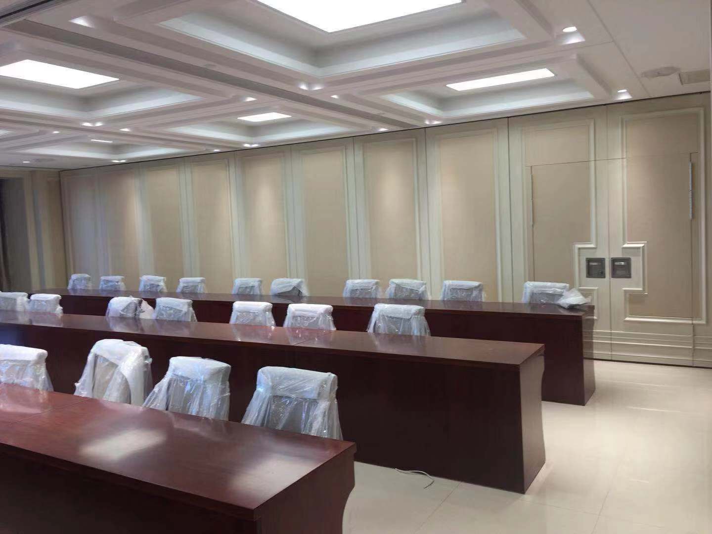 北京市政府会议室活动隔断安装项目